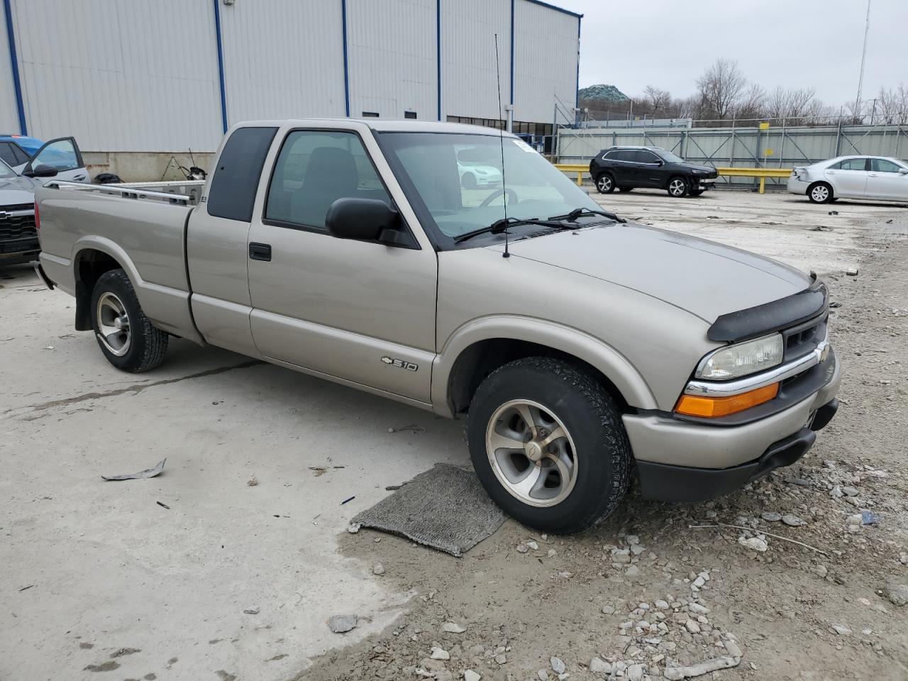 2002 Chevrolet S-10 Pickup - Image 4