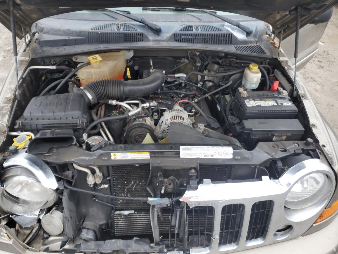 2007 Jeep Liberty (North America) - Image 11