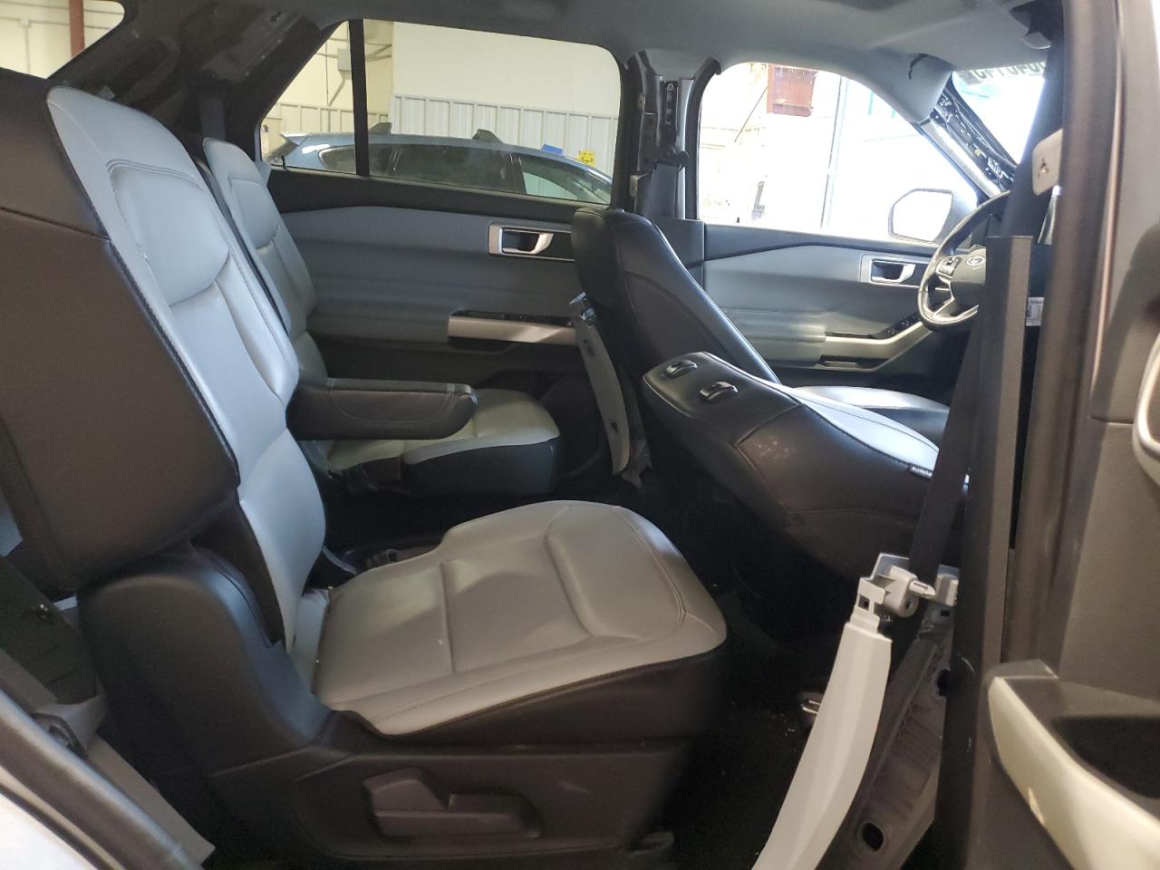 2021 Ford Explorer - Image 11