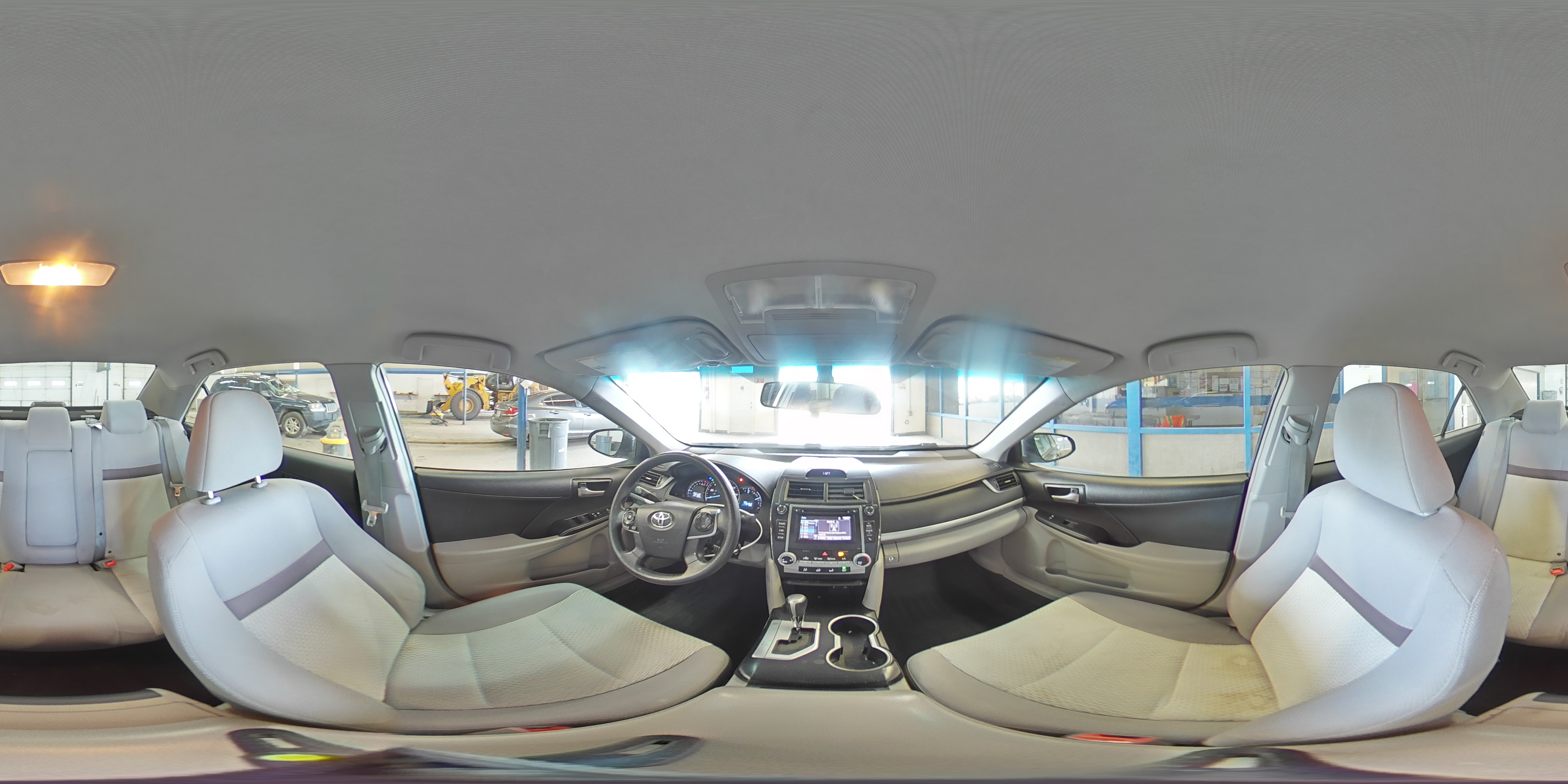 2014 Toyota Camry - Image 12