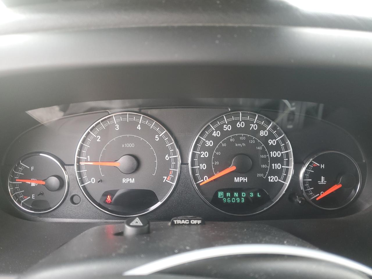 2004 Chrysler Sebring - Image 9