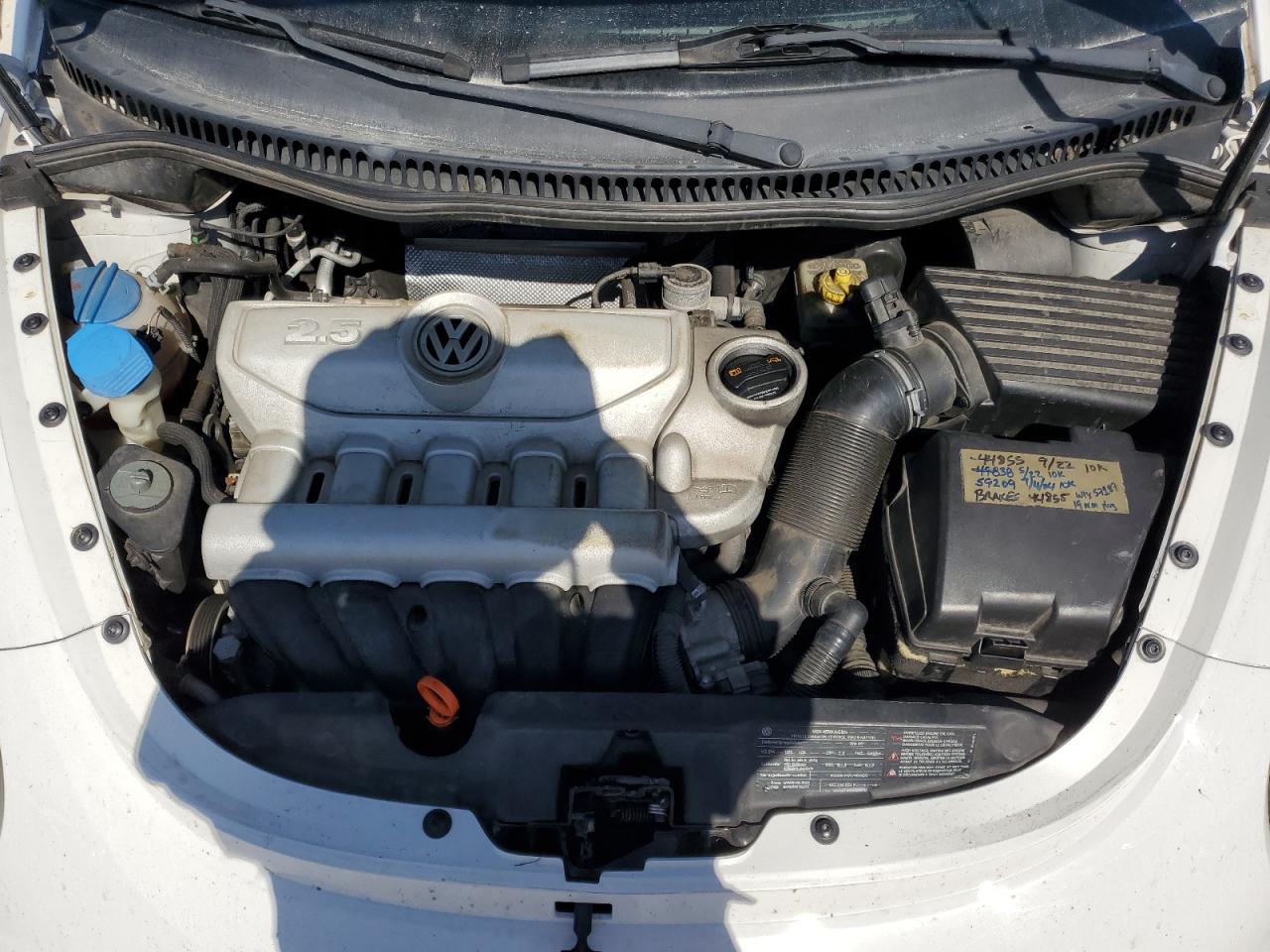 2010 Volkswagen Beetle - Image 11