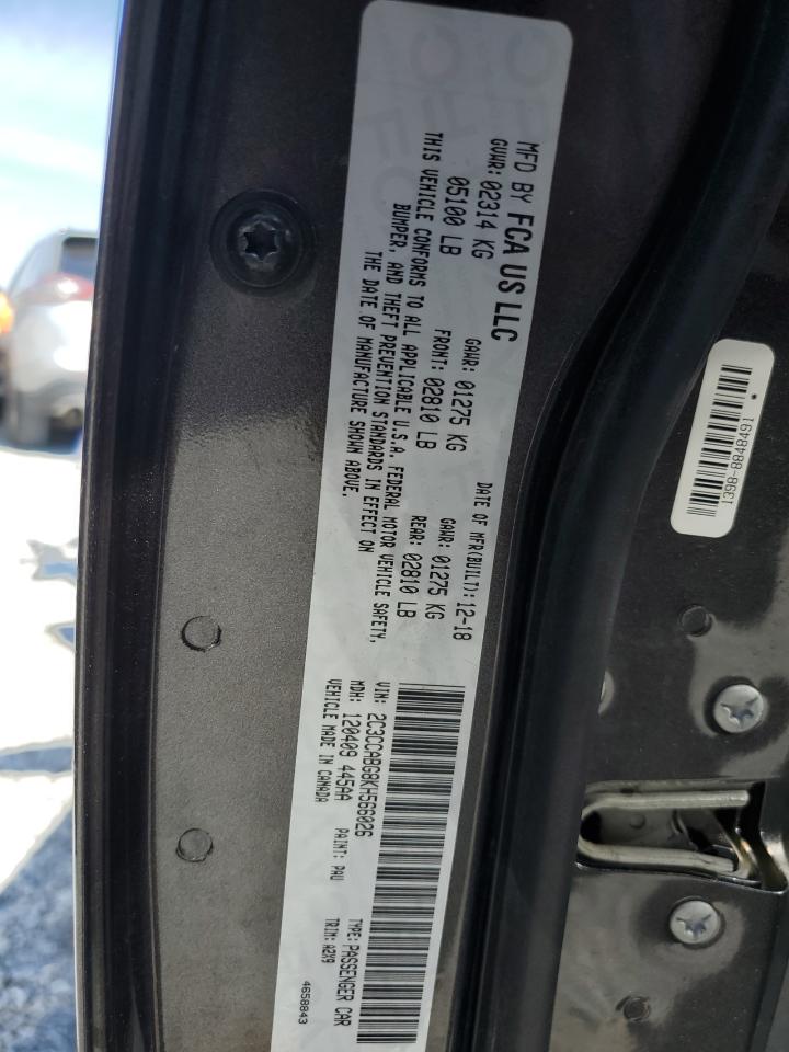 2019 Chrysler 300 - Image 12