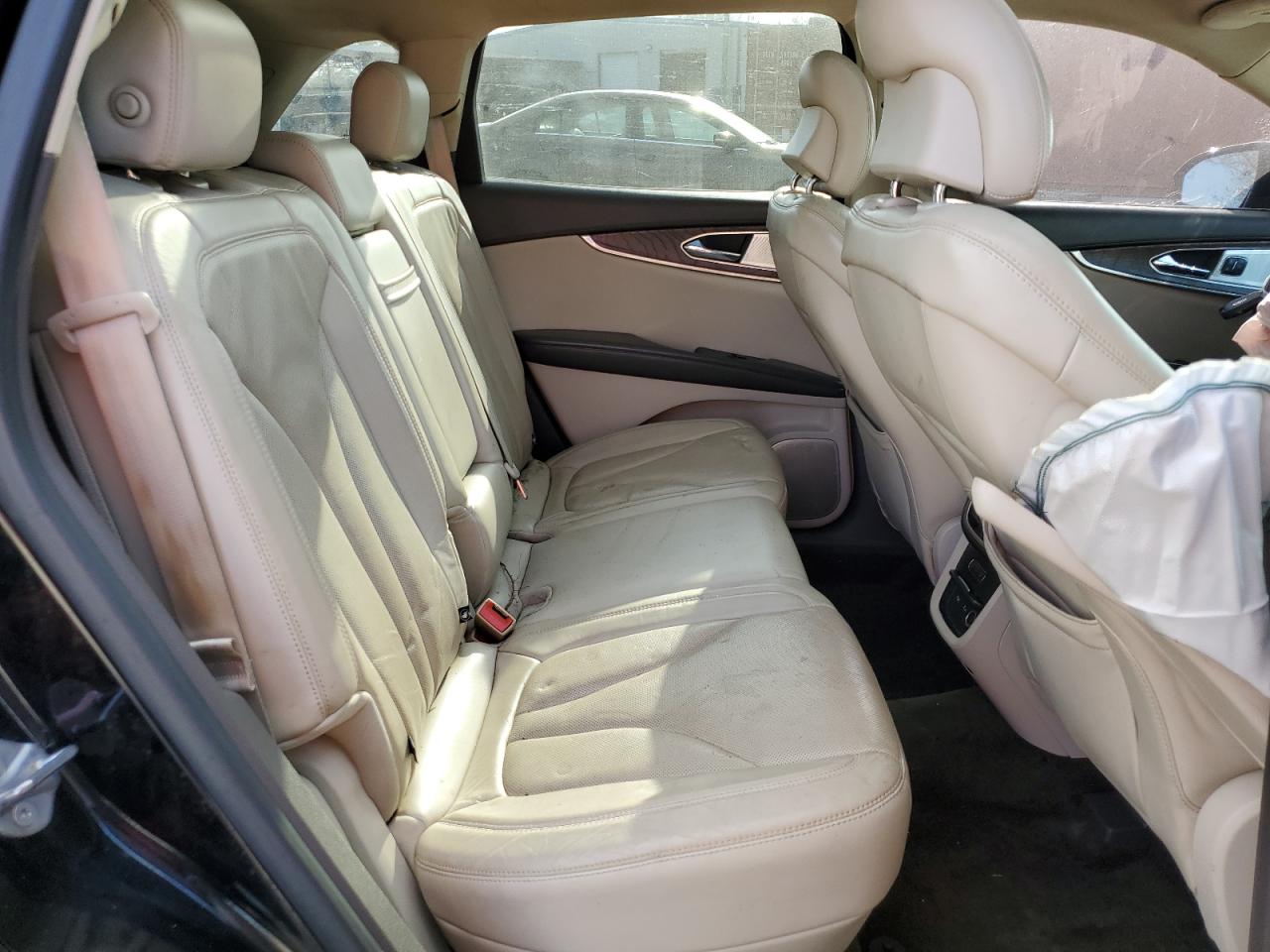 2016 Lincoln MKX - Image 11