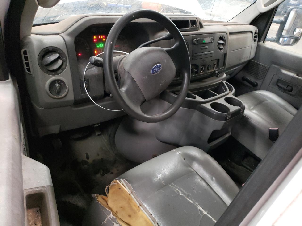 2009 Ford Econoline - Image 8
