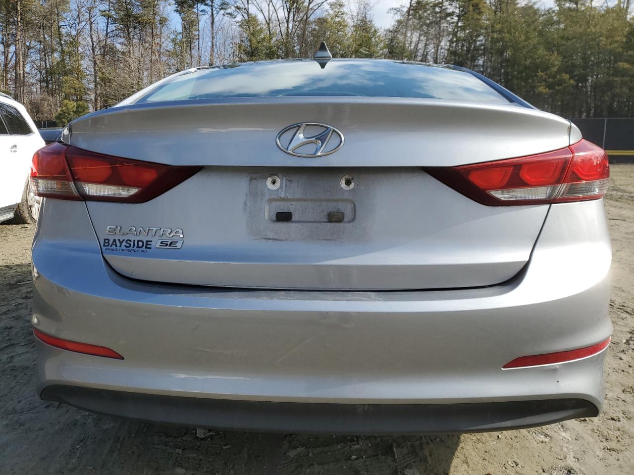 2017 Hyundai Elantra - Image 6