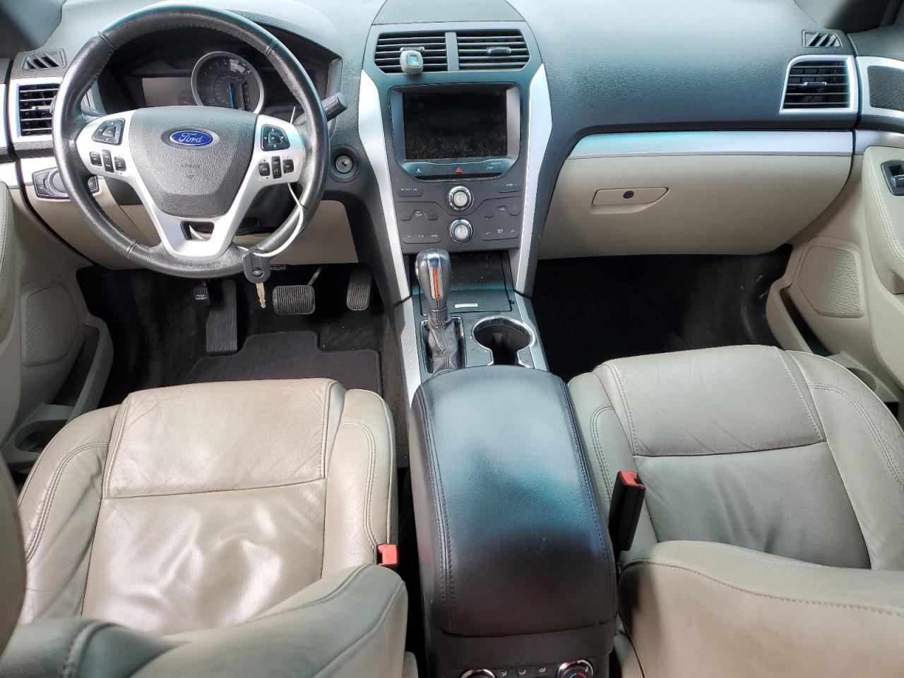 2015 Ford Explorer - Image 8