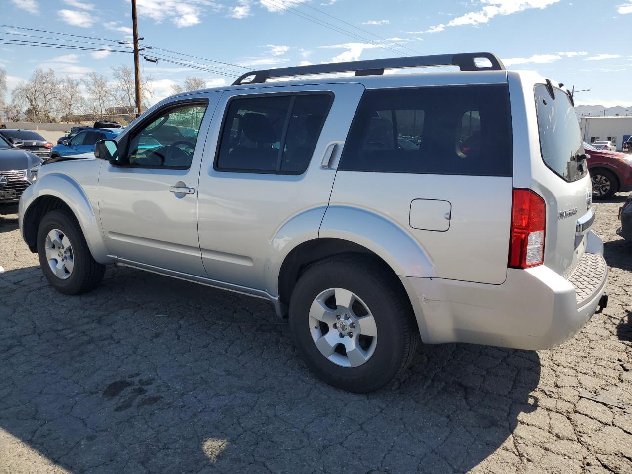 2010 Nissan Pathfinder - Image 2