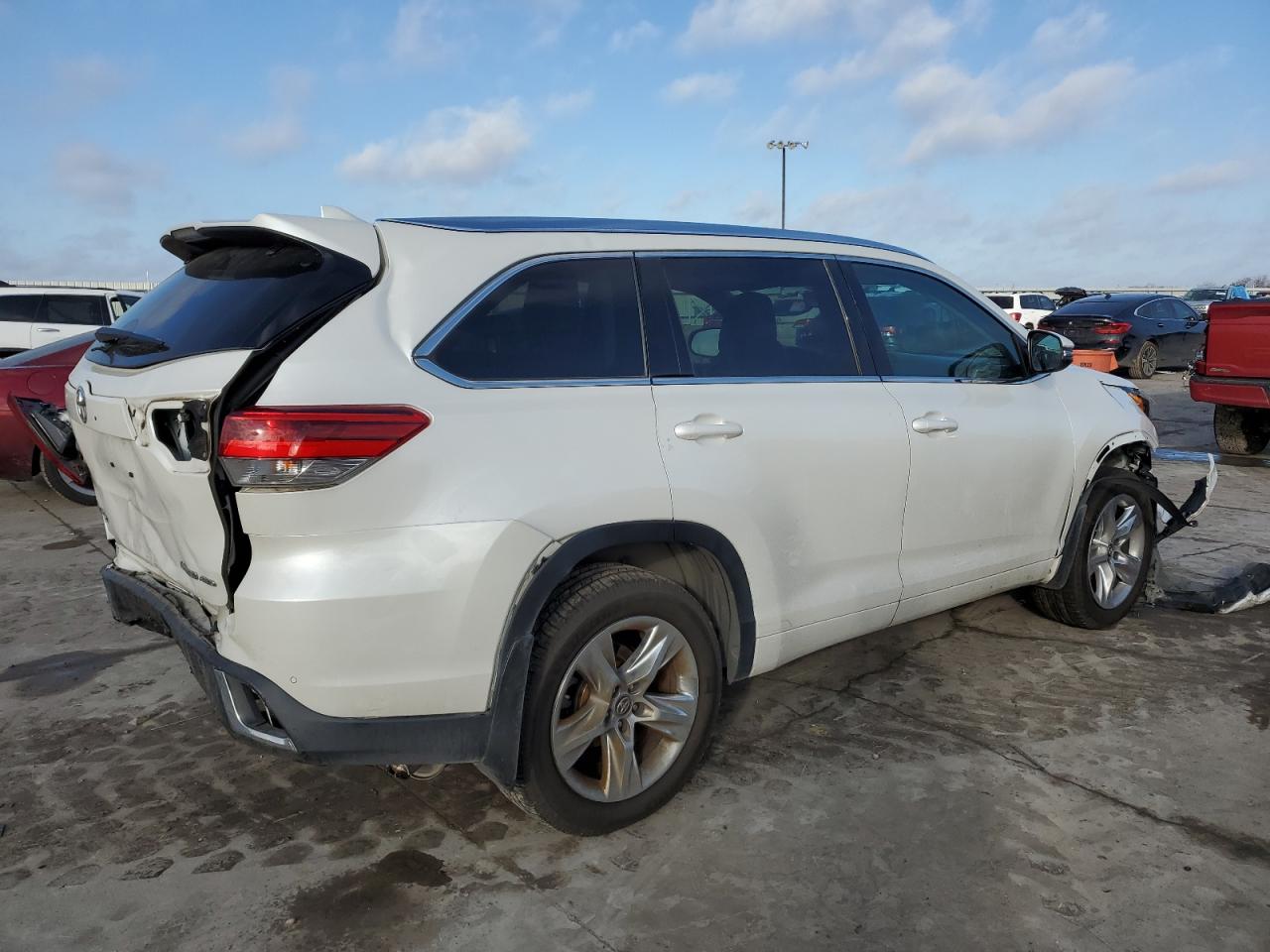 5TDDZRFH0KS976529 TOYOTA HIGHLANDER 2019