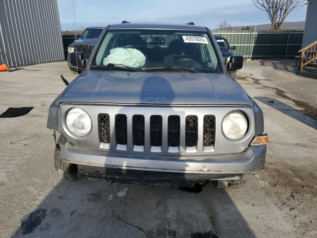 2014 Jeep Liberty (Patriot) - Image 5