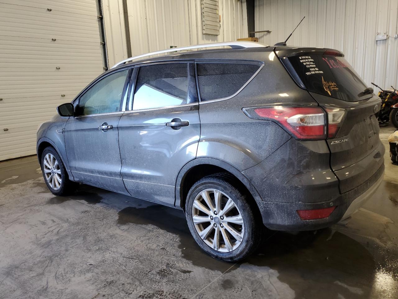 1FMCU9J90HUB06855 FORD ESCAPE 2017