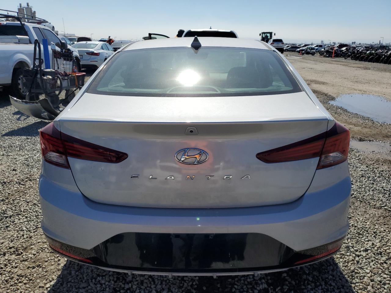 2019 Hyundai Elantra - Image 6