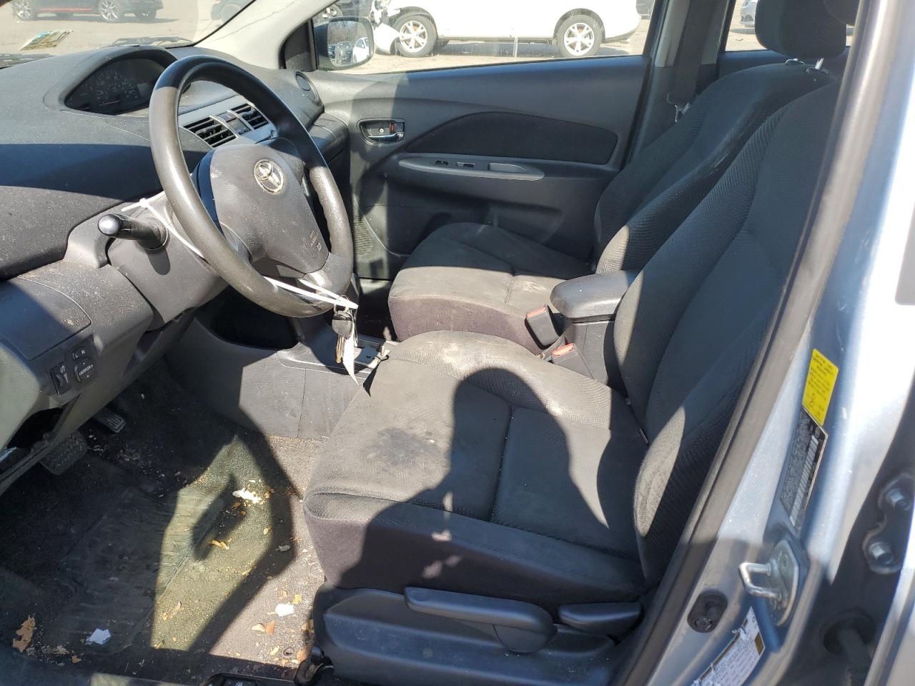 2010 Toyota Yaris - Image 7