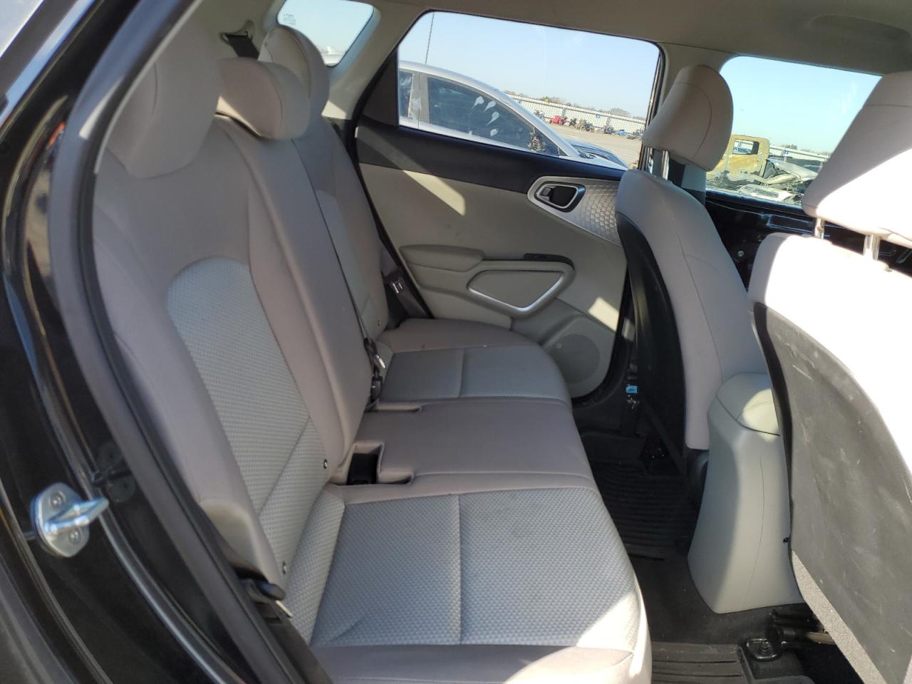 2022 Kia Soul - Image 10