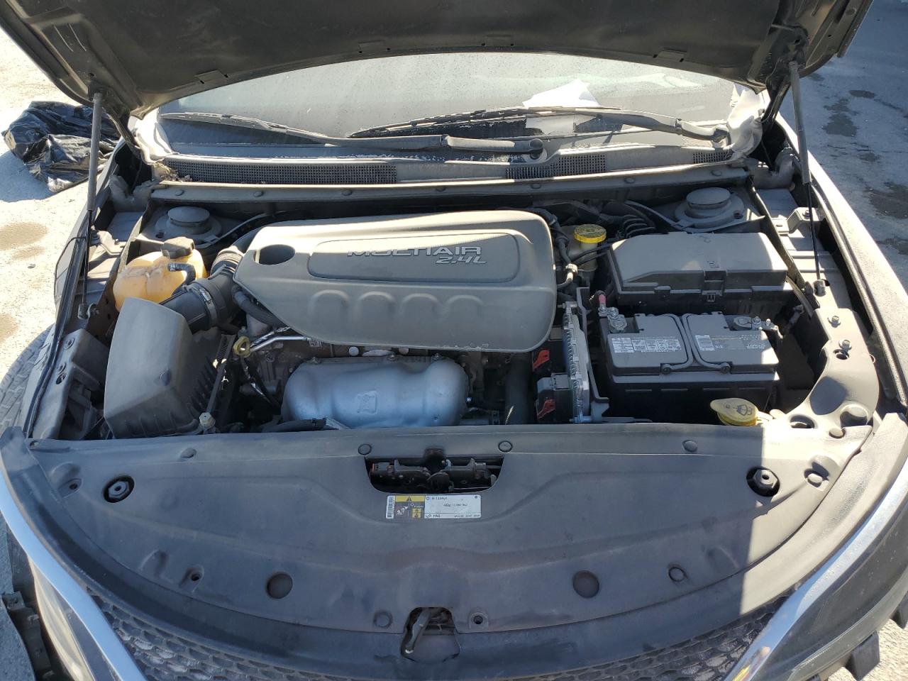 2015 Chrysler 200 - Image 11