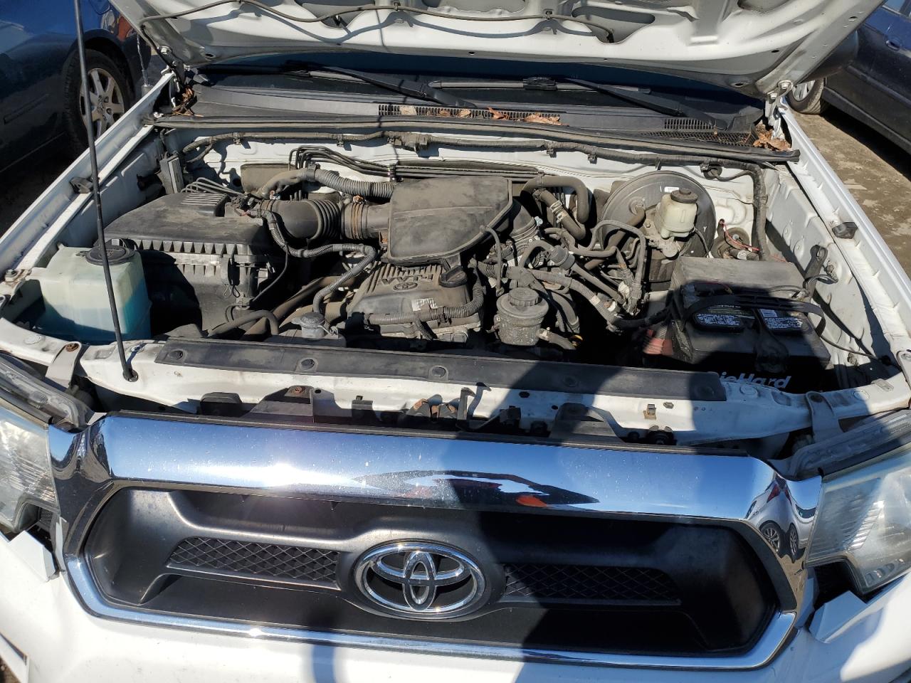 2015 Toyota Tacoma - Image 11