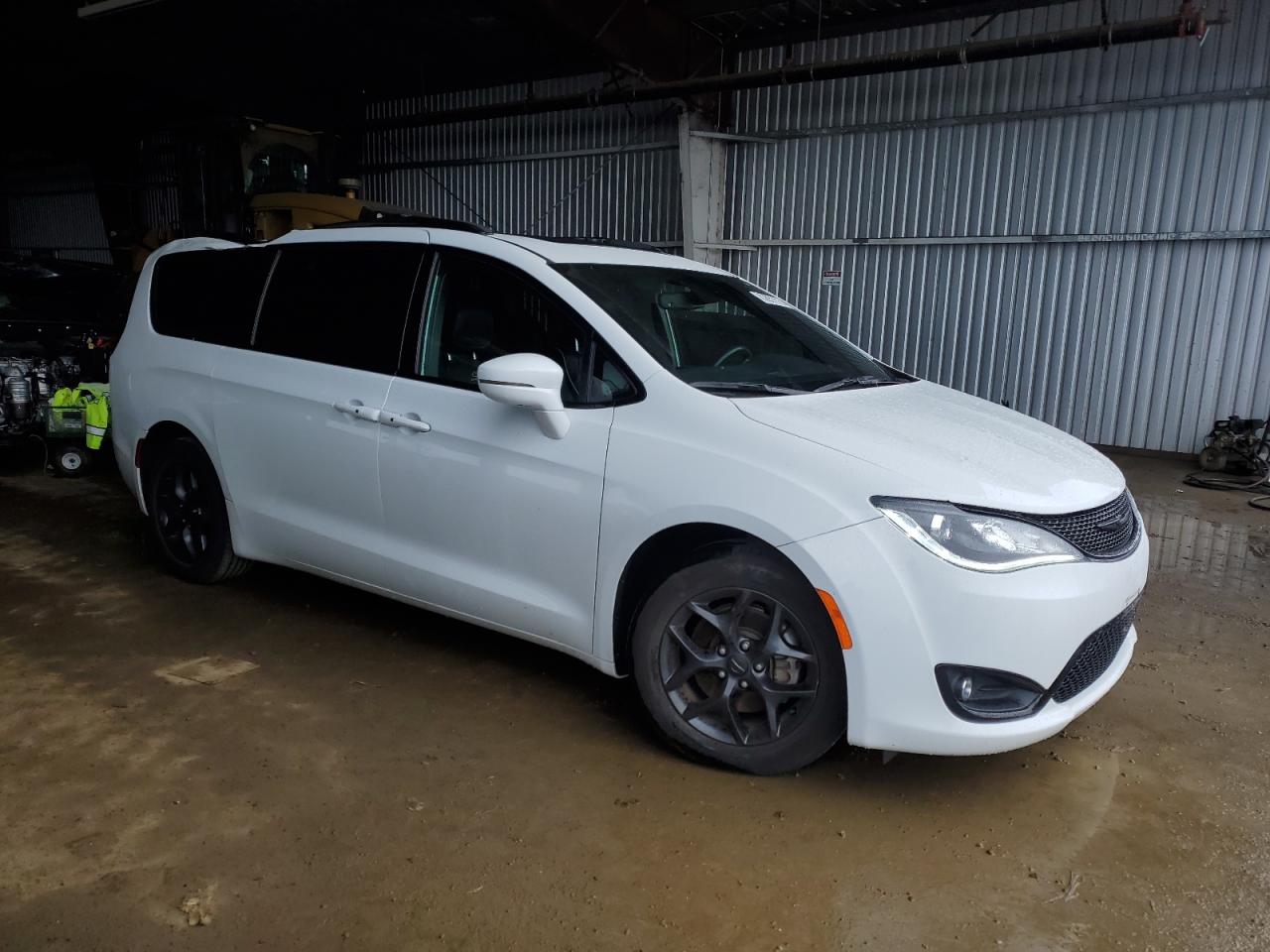2020 Chrysler Pacifica - Image 4