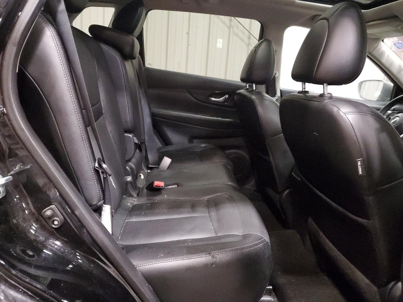 2017 Nissan Rogue - Image 10