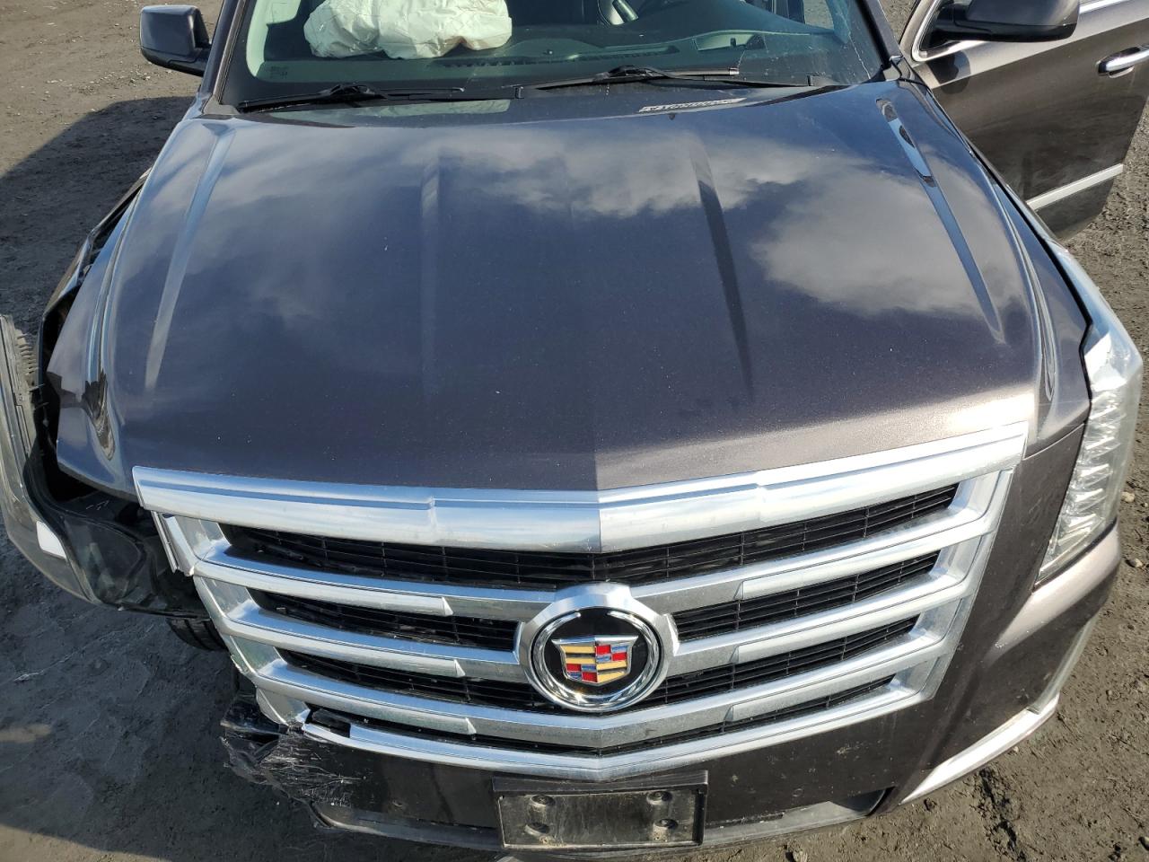 2015 Cadillac Escalade - Image 14