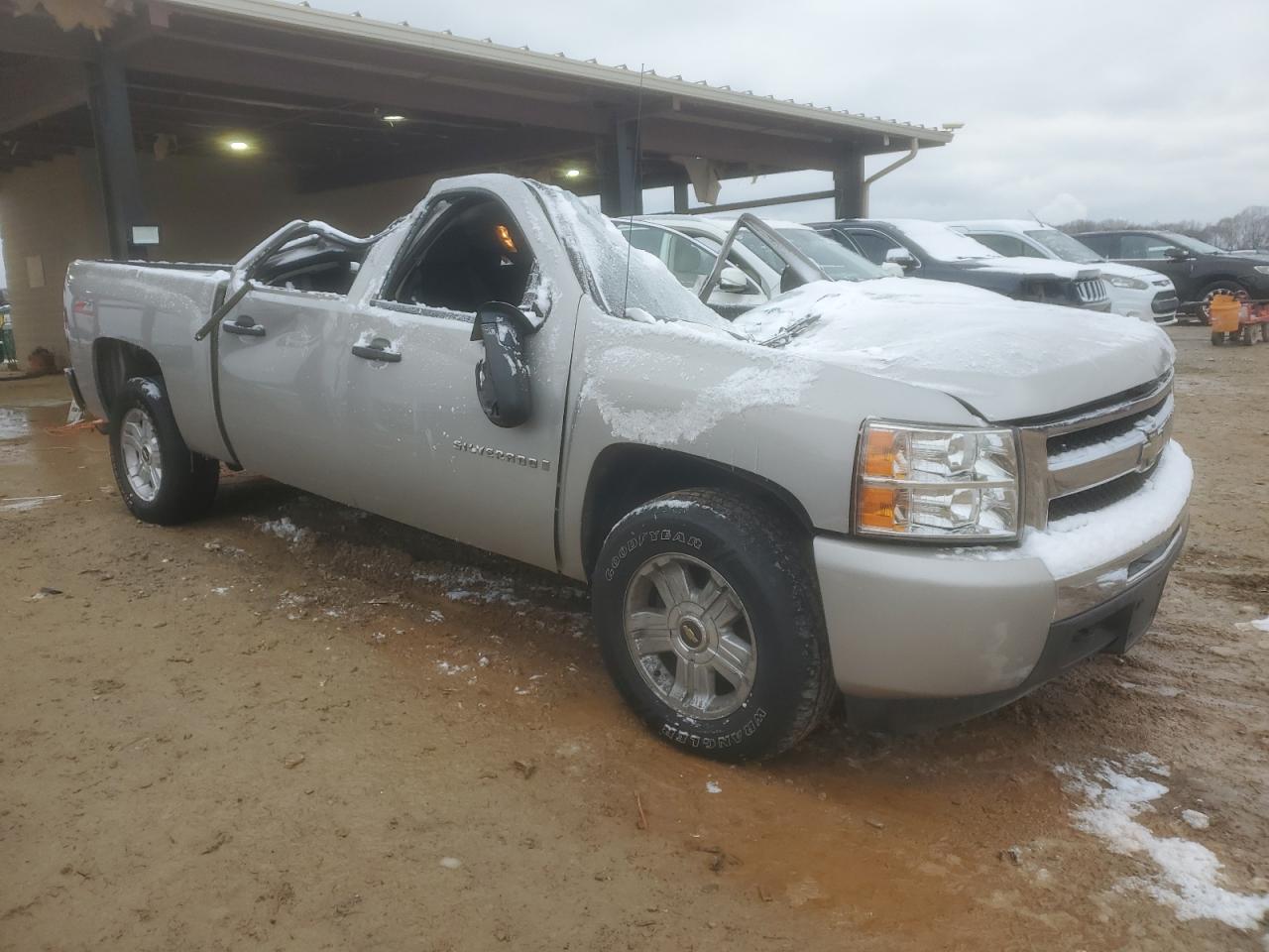 2009 Chevrolet Silverado - Image 4
