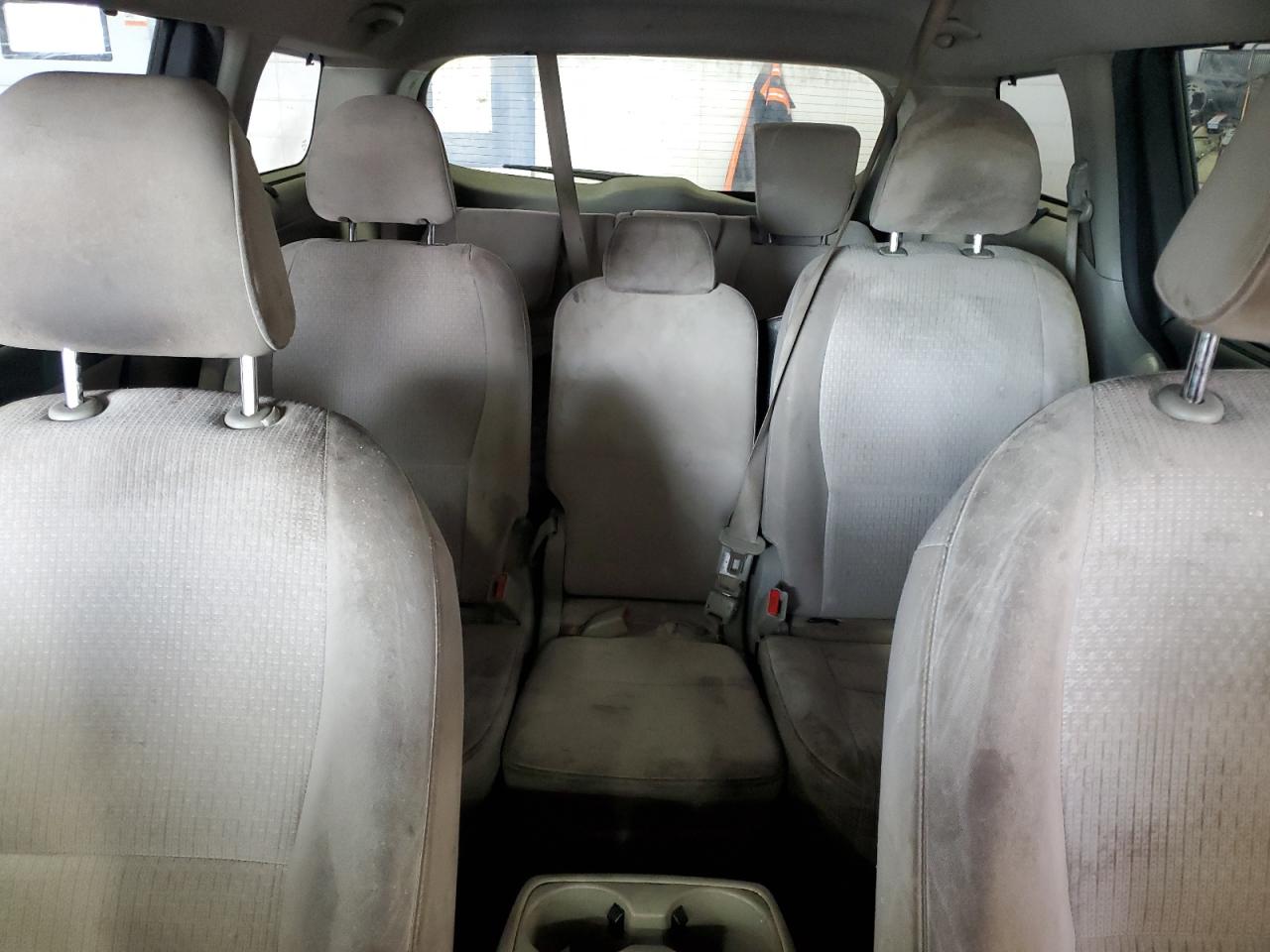 2016 Kia Sedona - Image 10