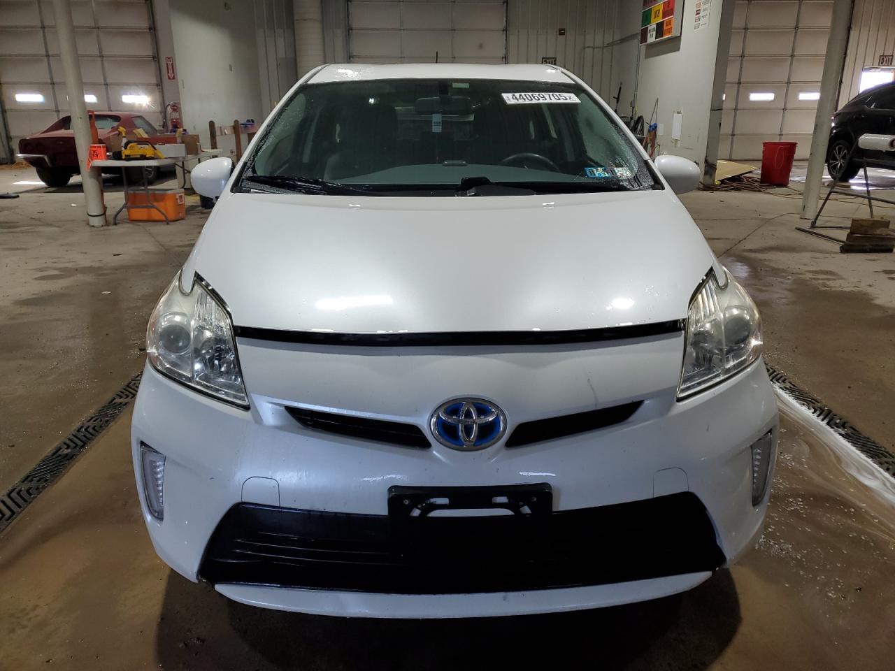2014 Toyota Prius - Image 5