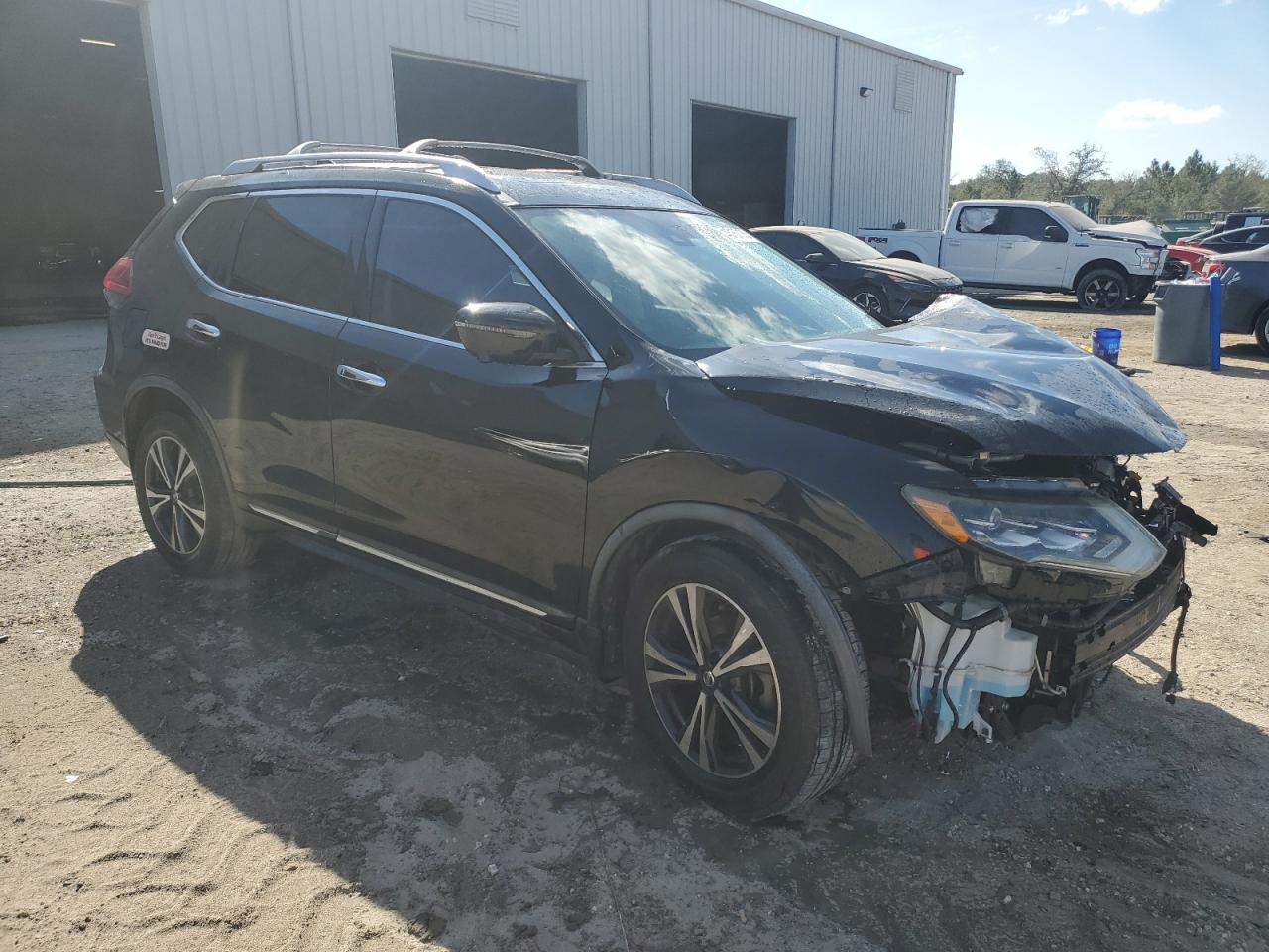 2018 Nissan Rogue - Image 4