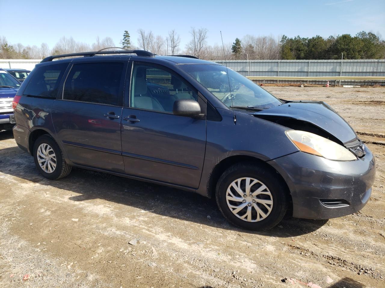 2009 Toyota Sienna - Image 4