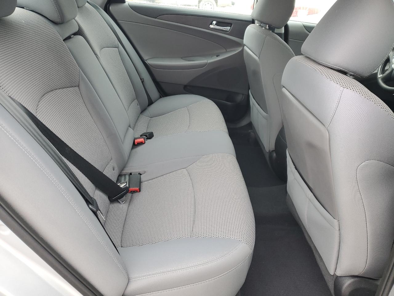 2014 Hyundai Sonata - Image 10