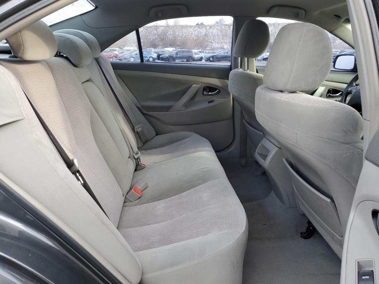 2010 Toyota Camry - Image 10