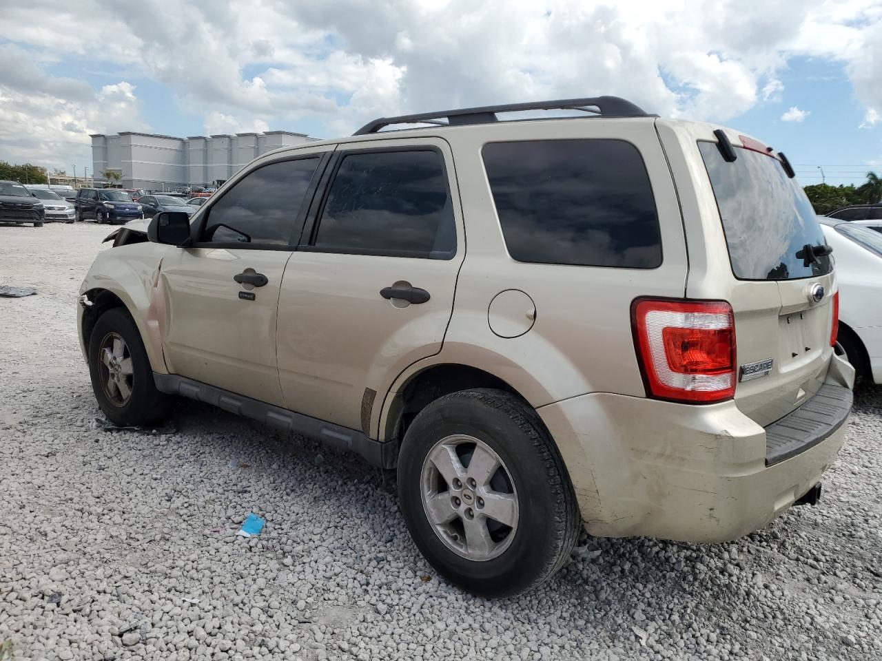 2010 Ford Escape - Image 2