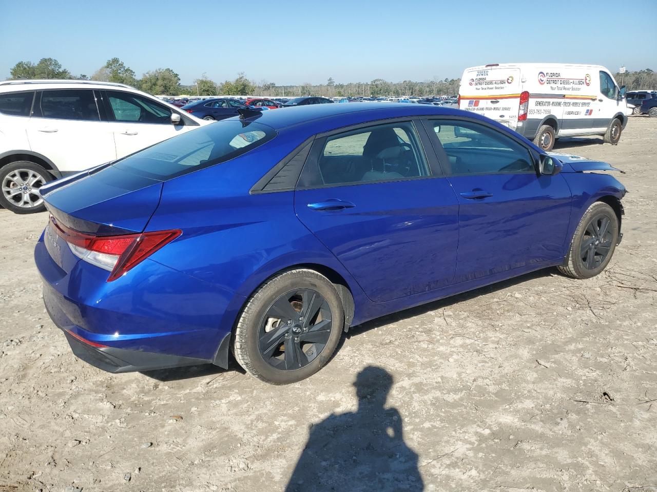 2022 Hyundai Elantra - Image 3