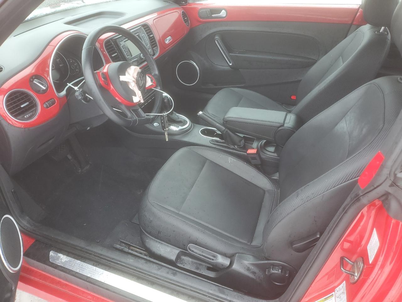 2012 Volkswagen Beetle - Image 7