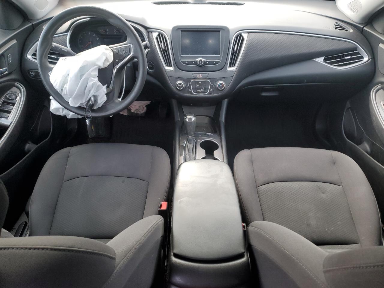 2018 Chevrolet Malibu - Image 8
