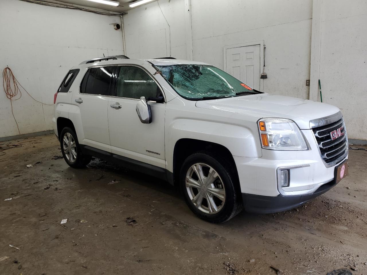 2017 GMC Terrain - Image 4
