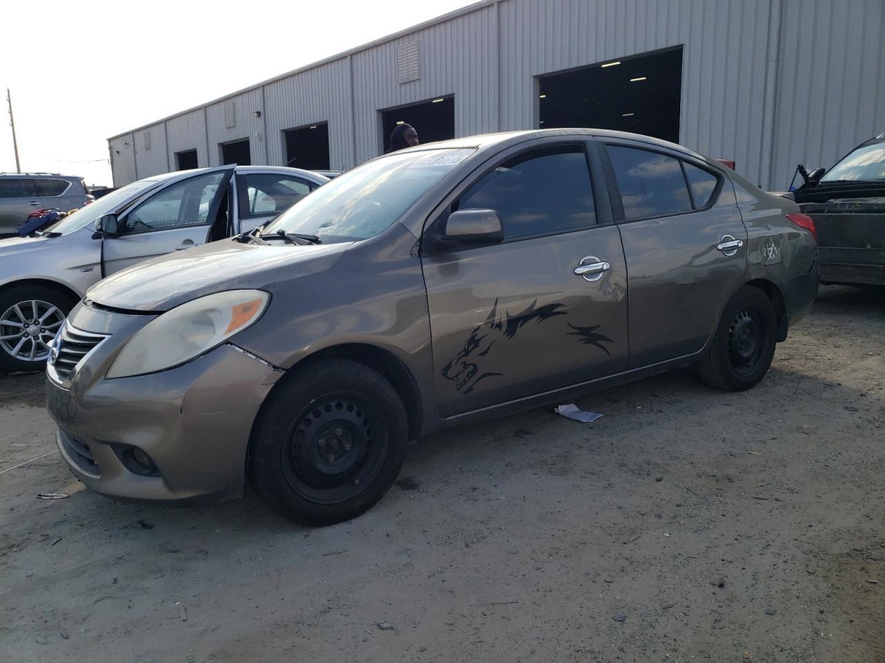 2013 Nissan Versa - Image 1