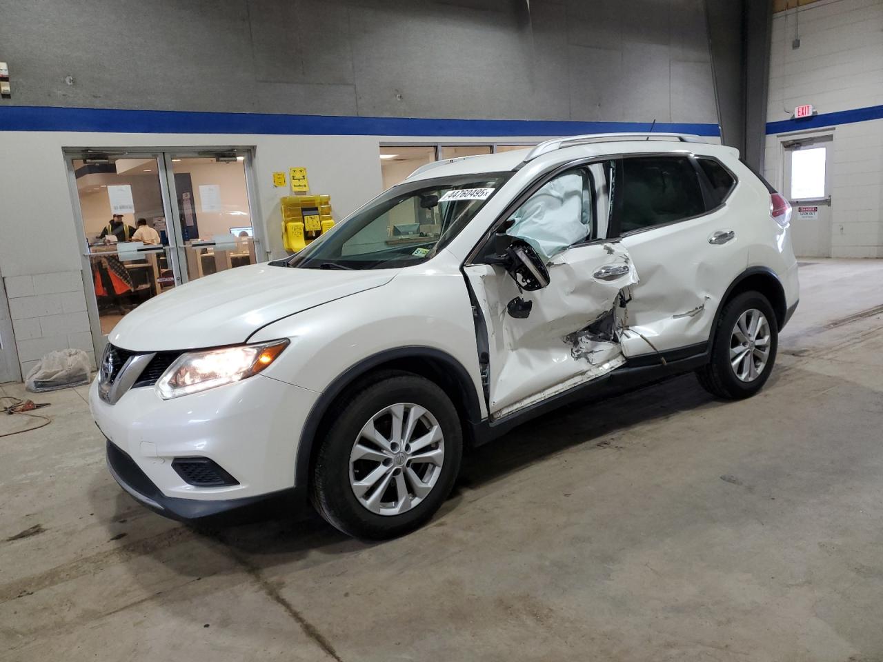 2015 Nissan Rogue - Image 1
