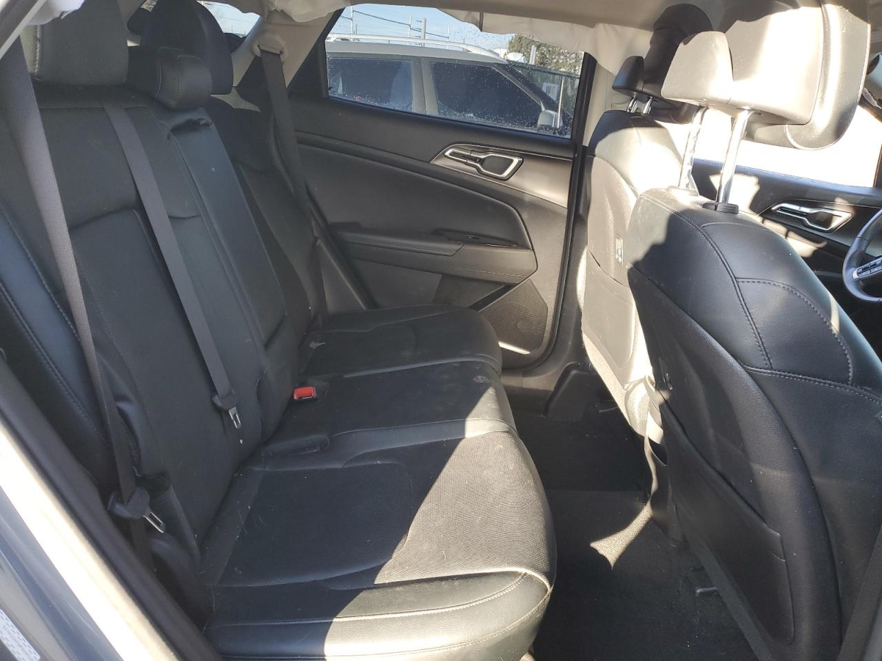 2023 Kia Sportage - Image 12