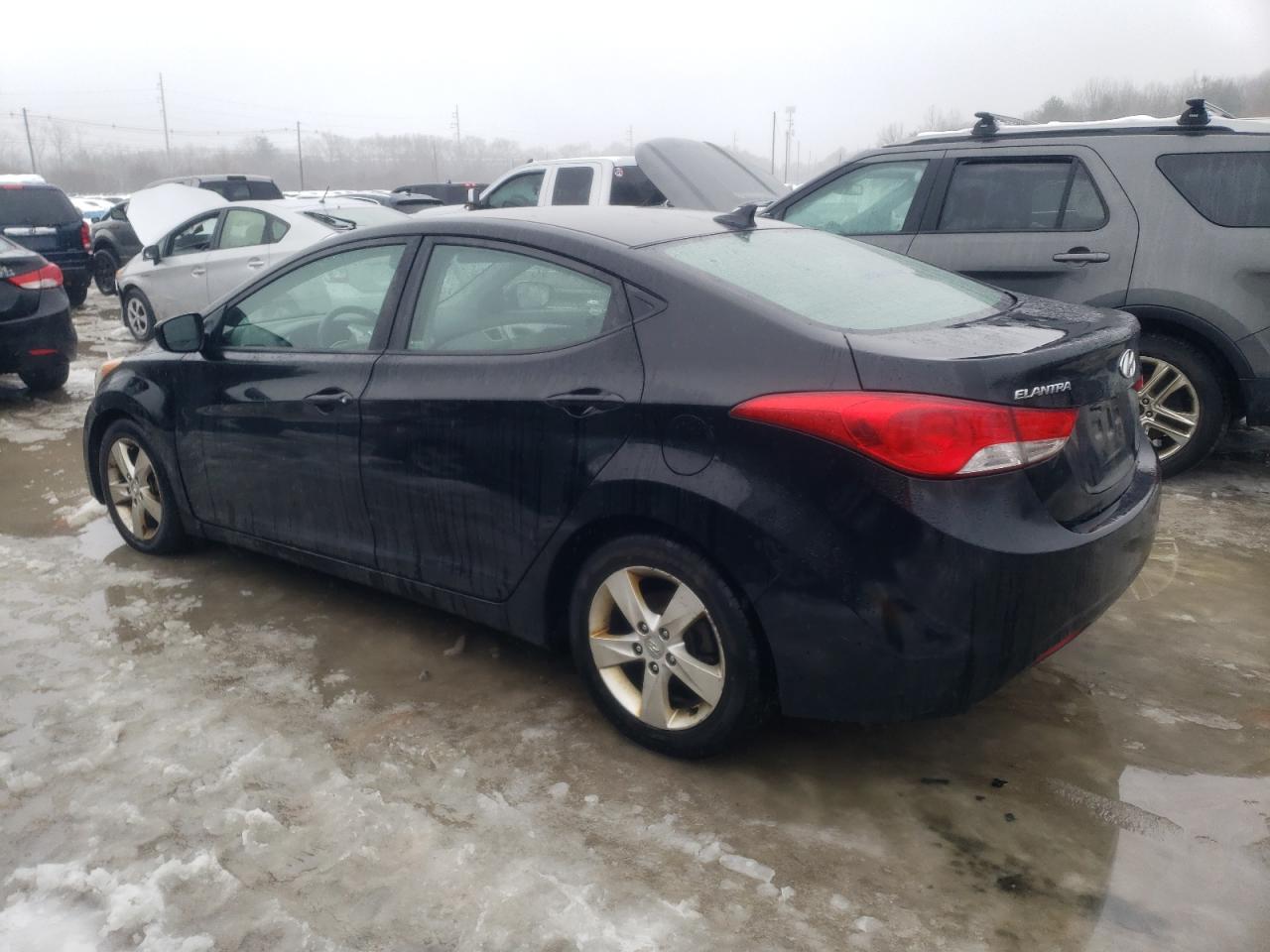 2012 Hyundai Elantra - Image 2