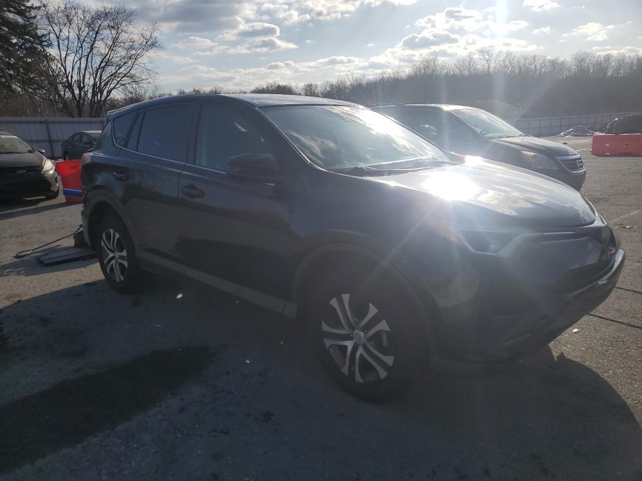 2018 Toyota RAV 4 - Image 4
