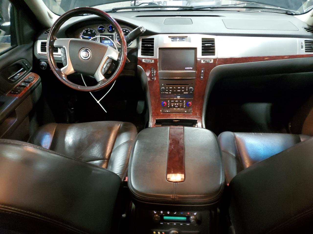 2011 Cadillac Escalade - Image 8