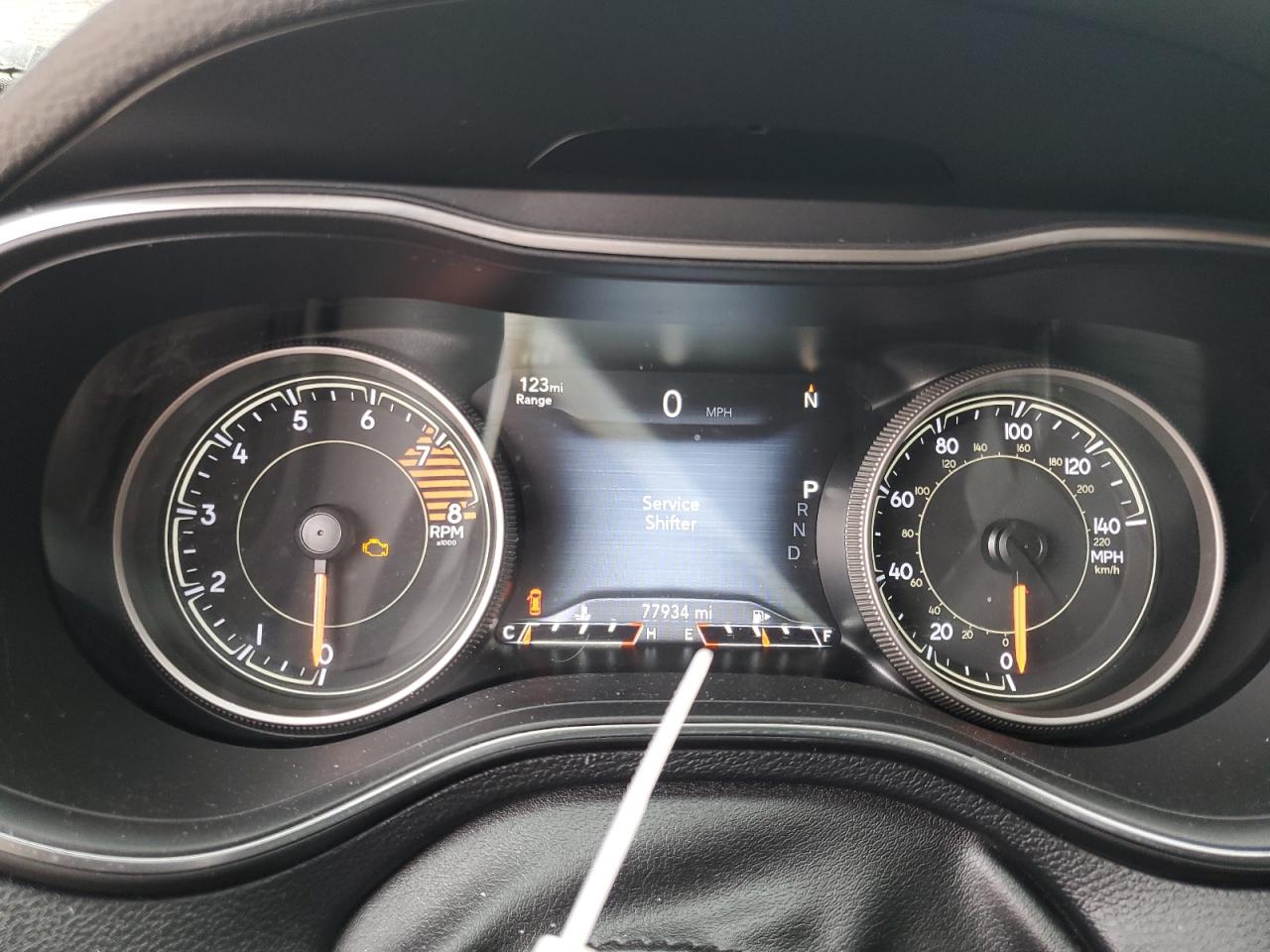 2019 Jeep Grand Cherokee - Image 9