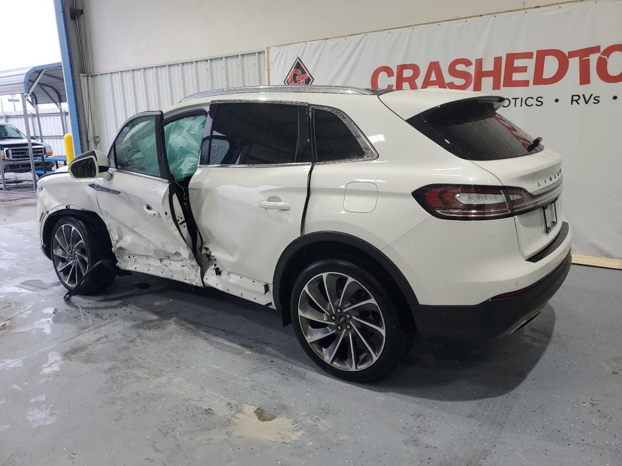 2021 Lincoln Nautilus - Image 2