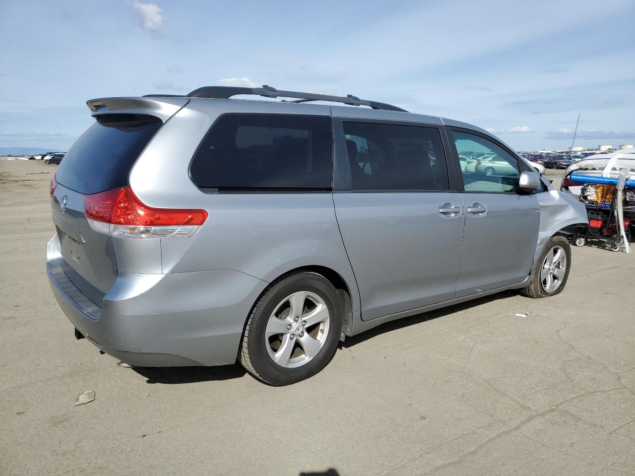 2011 Toyota Sienna - Image 3