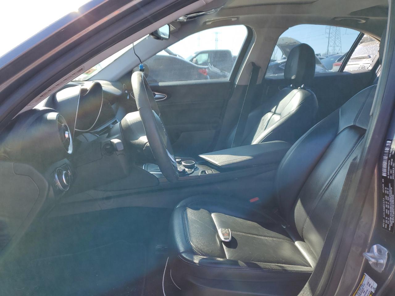 2017 Alfa Romeo Giulia - Image 7