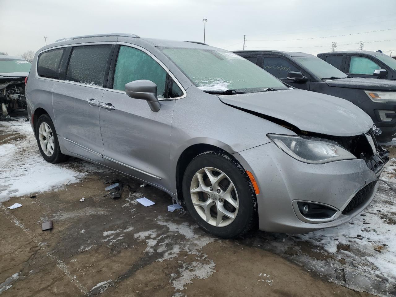 2017 Chrysler Pacifica - Image 4