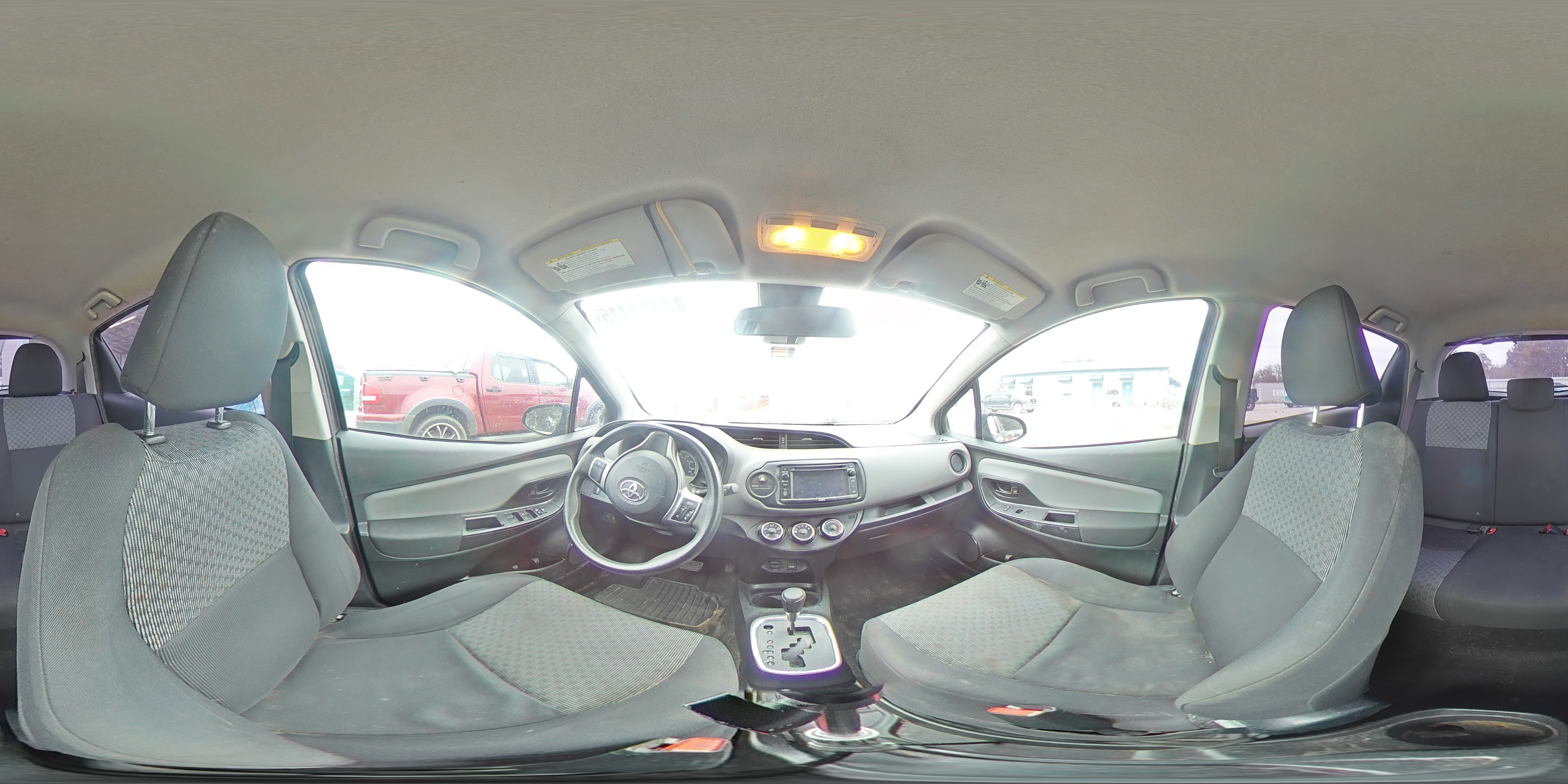 2017 Toyota Yaris - Image 14