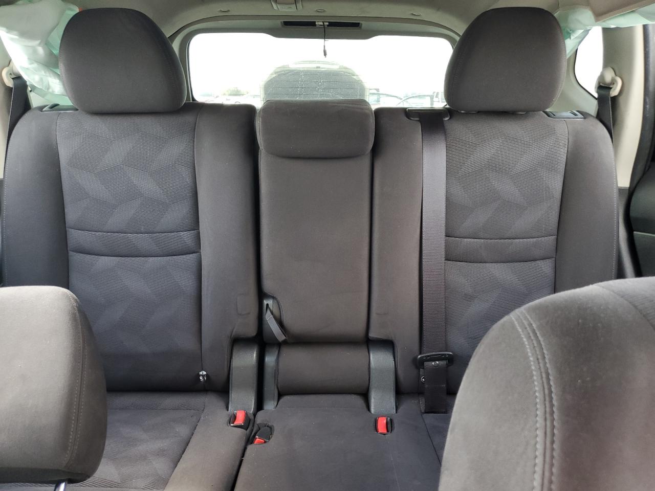2015 Nissan Rogue - Image 10