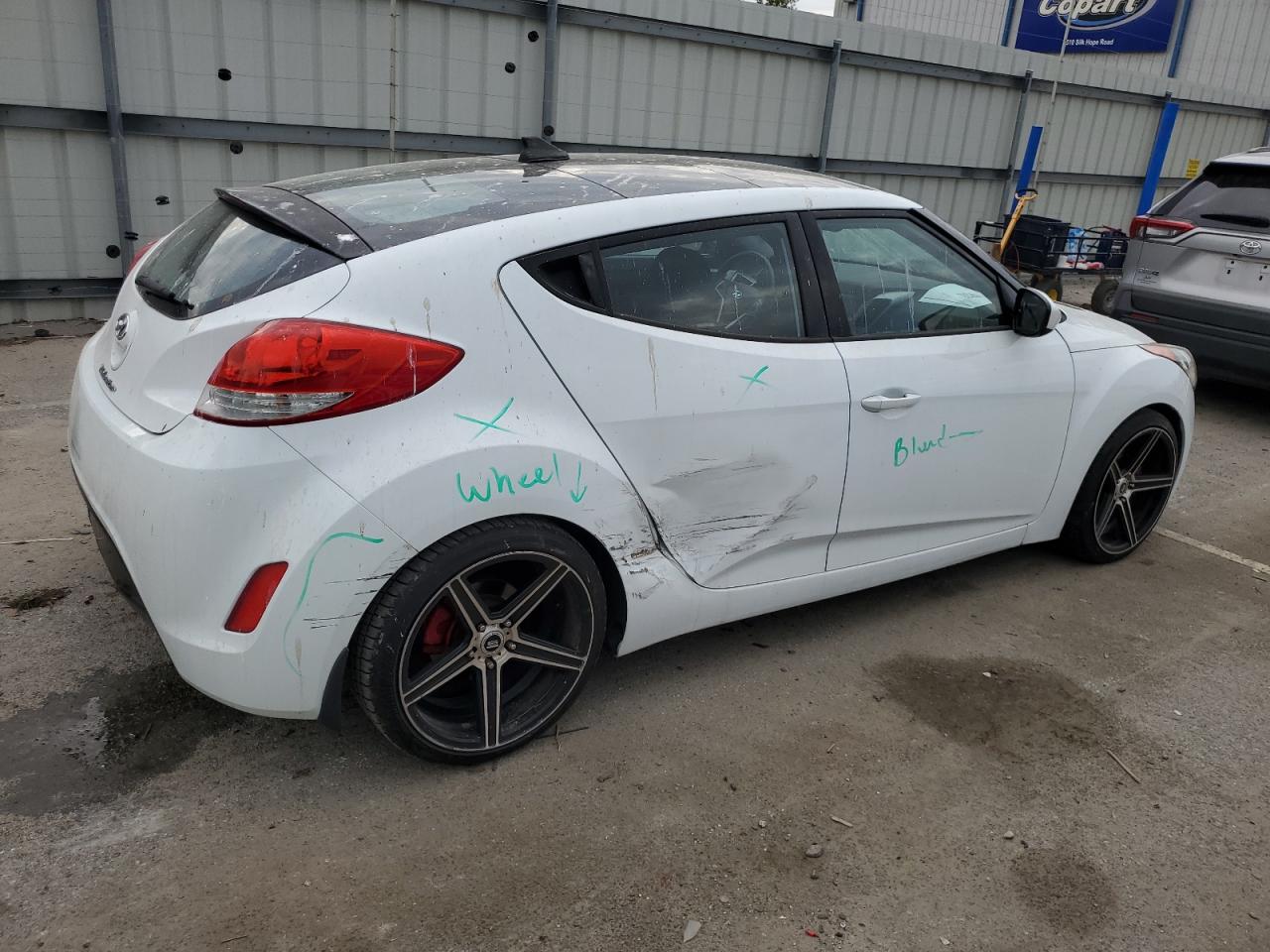 2015 Hyundai Veloster - Image 3