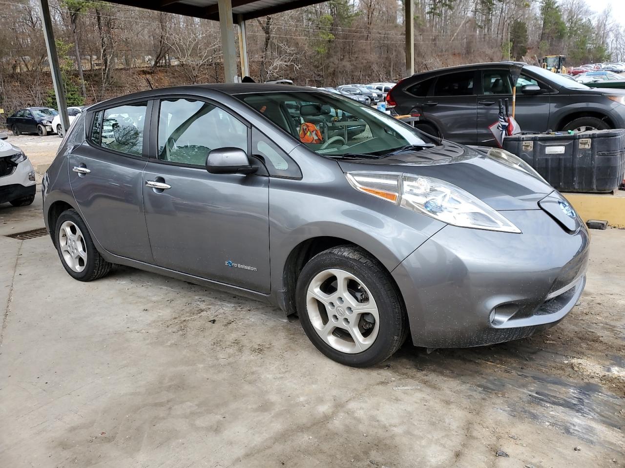 2015 Nissan Leaf - Image 4